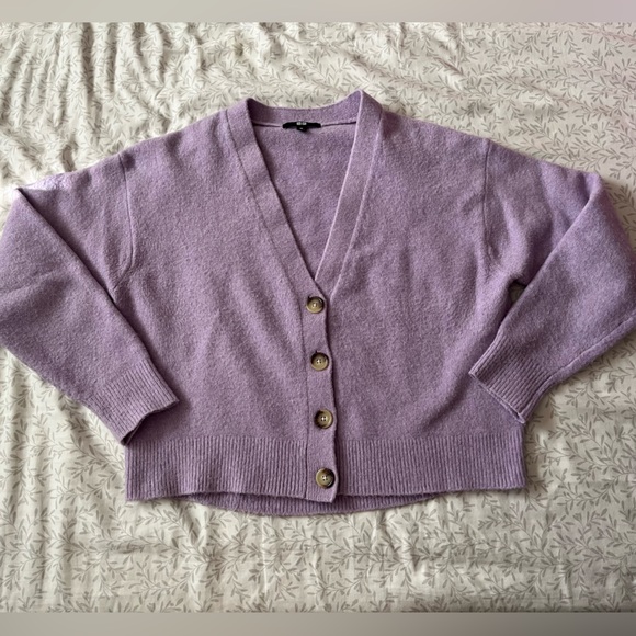 Uniqlo Lilac V-Neck Button Front Cardigan - Picture 4 of 4